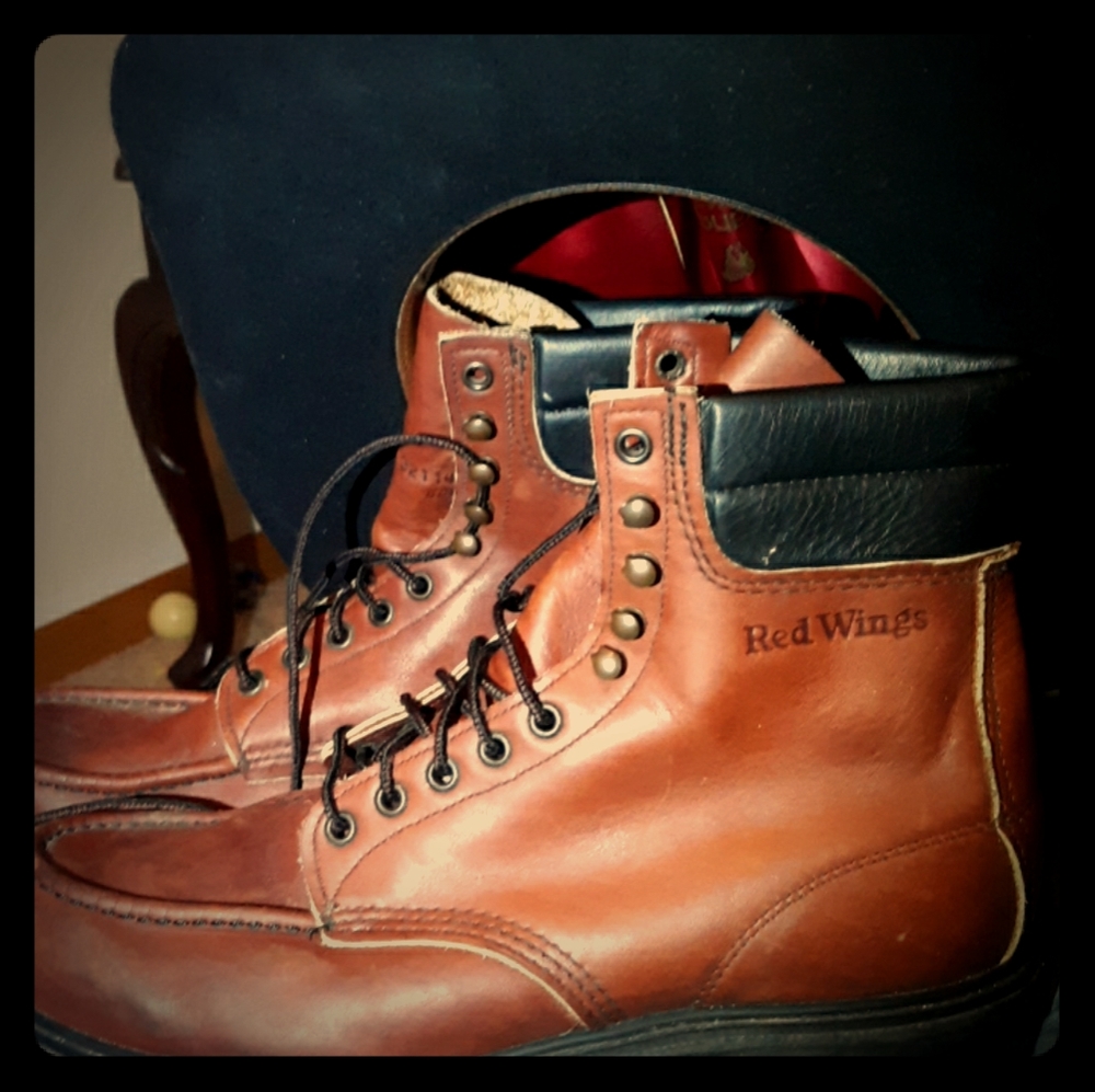 Red wings